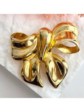 Ribboned Bow Smooth Gold Toned 80's Vintage Costume Jewelry Brooch | Lapel Pin